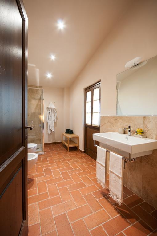 Agriturismo Borgo Tra Gli Olivi คาสติญโญน ฟิโอเรนทิโน ภายนอก รูปภาพ