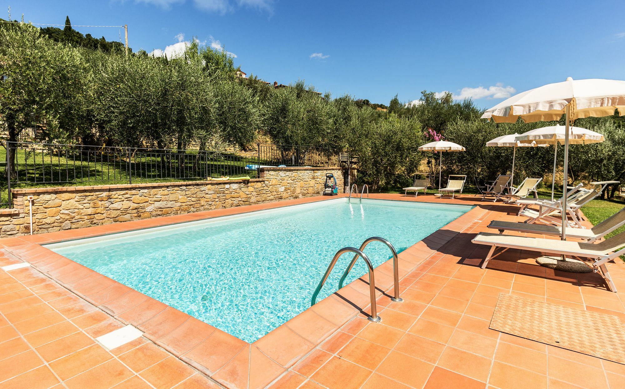 Agriturismo Borgo Tra Gli Olivi คาสติญโญน ฟิโอเรนทิโน ภายนอก รูปภาพ